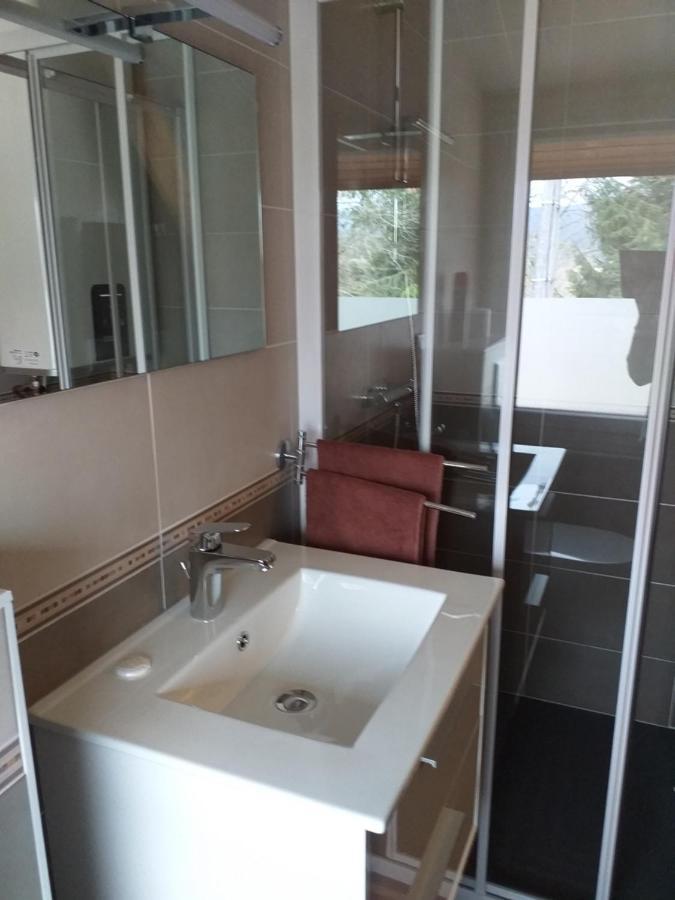 Au Petit Bonheur Bed & Breakfast Saint-Martin-du-Frene Eksteriør bilde