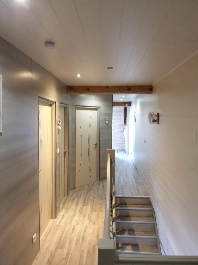 Au Petit Bonheur Bed & Breakfast Saint-Martin-du-Frene Eksteriør bilde