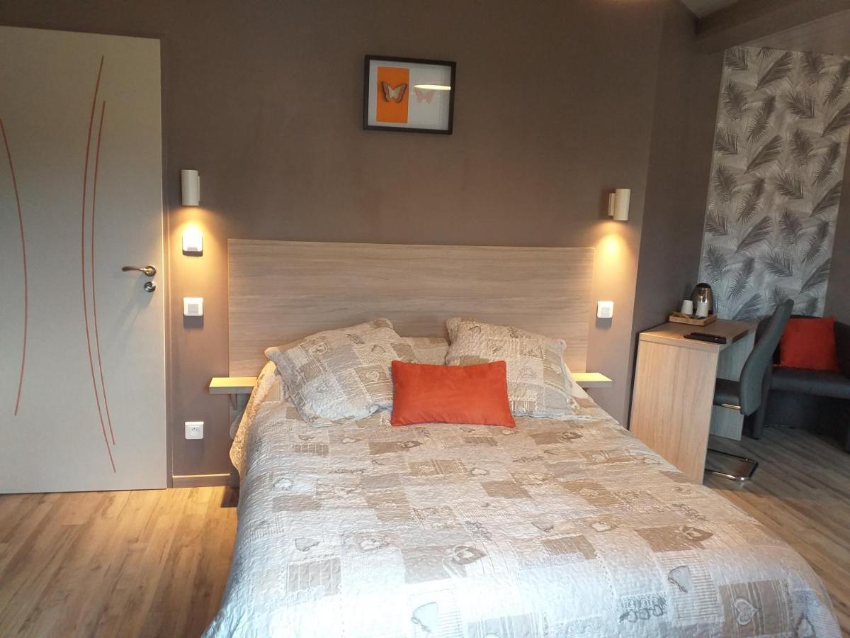 Au Petit Bonheur Bed & Breakfast Saint-Martin-du-Frene Eksteriør bilde
