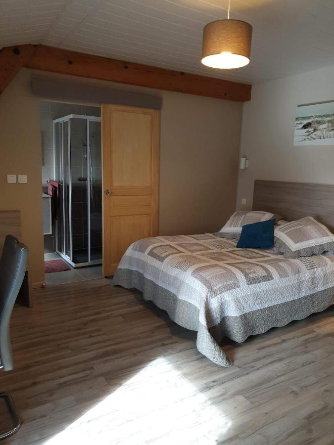 Au Petit Bonheur Bed & Breakfast Saint-Martin-du-Frene Eksteriør bilde