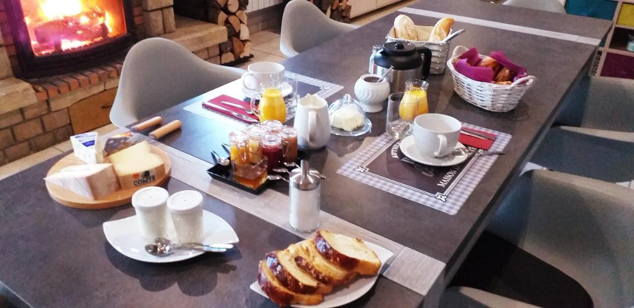Au Petit Bonheur Bed & Breakfast Saint-Martin-du-Frene Eksteriør bilde